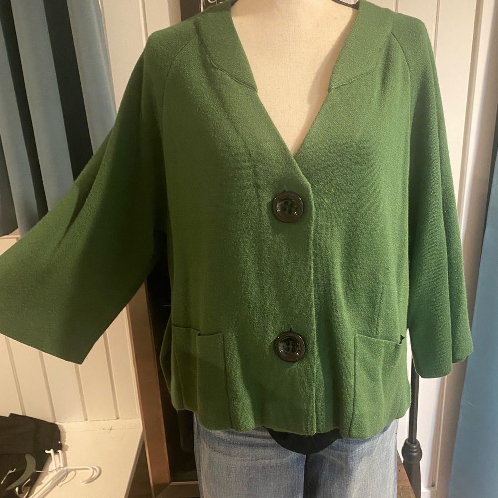 Chic Green Buttoned Cardigan